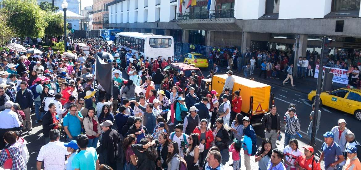 2.480 buses no saldrán a circular este viernes en Quito.