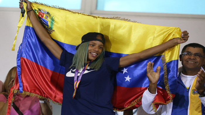 Yulimar Rojas dedicó esta medalla a los 30 millones de venezolanos y al deporte del país.