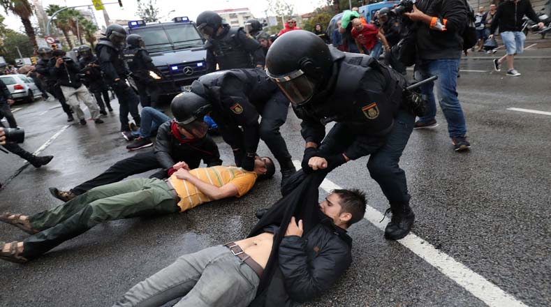 Quedó plasmado el uso desmedido de la Policía Nacional española en contra de los catalanes.