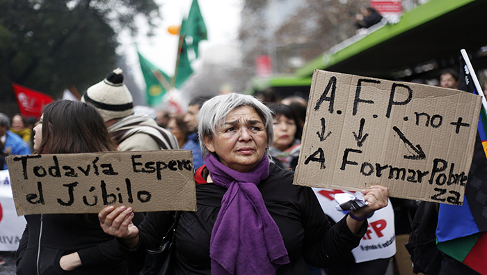 Miles chilenos participaron en la consulta popular sobre las AFP  (Referencial)