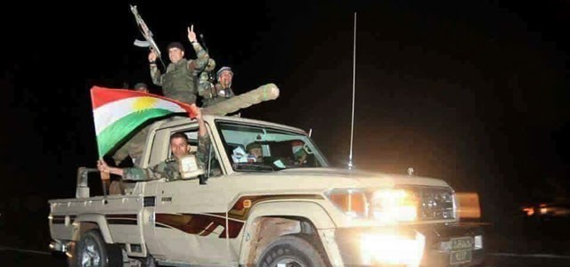 Seis mil efectivos de la milicia kurda, conocidos como Peshmerga, se desplegaron en la provincia para defender el área