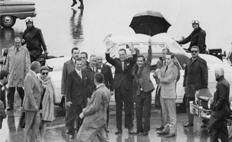 A su llegada, el general Perón fue retenido hasta la madrugada del día siguiente por la dictadura de Alejandro A. Lanusse.