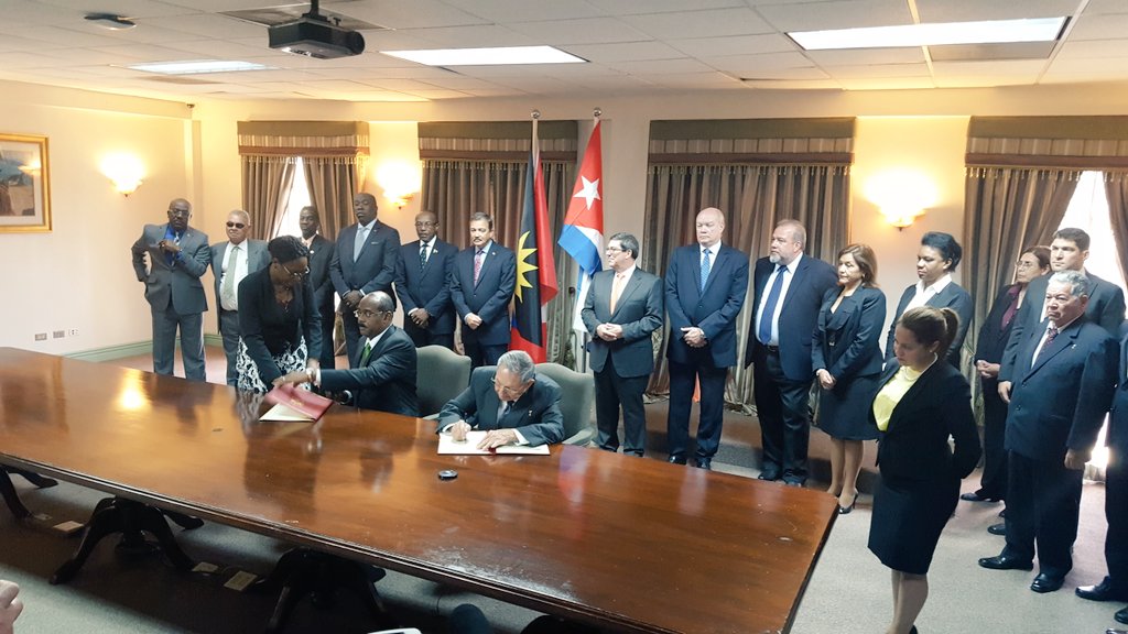 Los mandatarios firmaron una Declaración Solidaridad y Cooperación en Antigua y Barbuda.