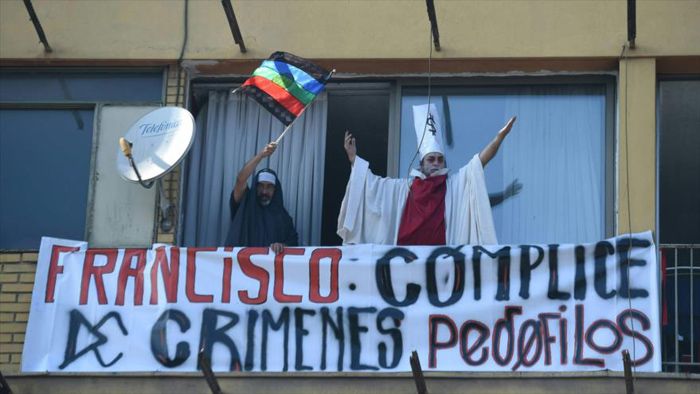 Las víctimas de abusos sexuales por parte del clero chileno expresaron rechazo y repudio ante el perdón ofrecido por el papa. 