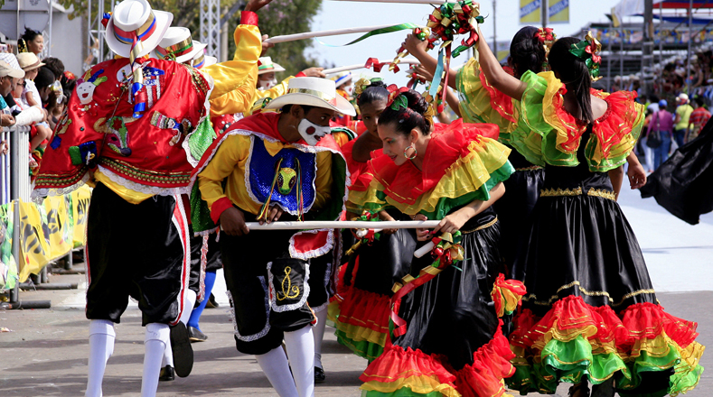 El Carnaval de Barranquilla (Colombia) se festejará del 10 al 13 de febrero, que inicia con la Batalla de las Flores y la presentación de la reina y el rey Momo.