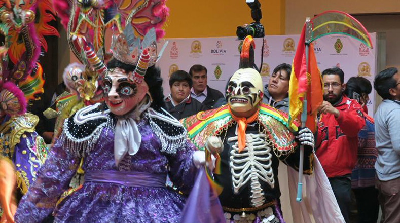 A partir del 3 de febrero Bolivia festejará en el Carnaval de Oruro, donde se mezclan las tradiciones religiosas españolas e indígenas, así como las andinas.