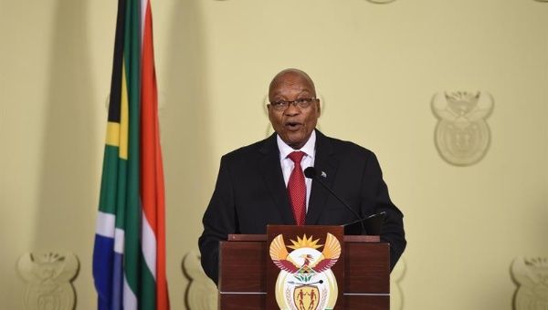 Zuma es acusado de casi 800 casos de corrupción, incluso desde antes de asumir la presidencia. 