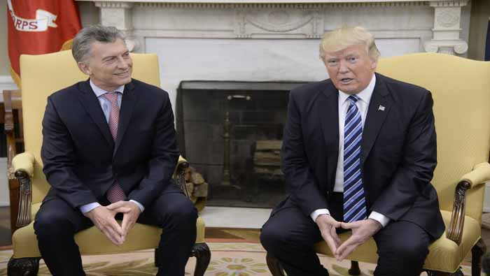 Mauricio Macri (i) ya ha sido recibido por Donald Trump en la Casa Blanca.