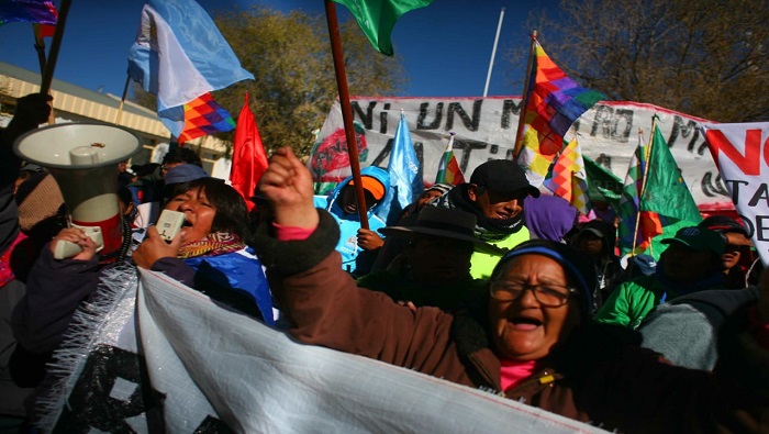 Los gremios docente, empresarial y camionero se unen para exigir reivindicaciones para el pueblo argentino.