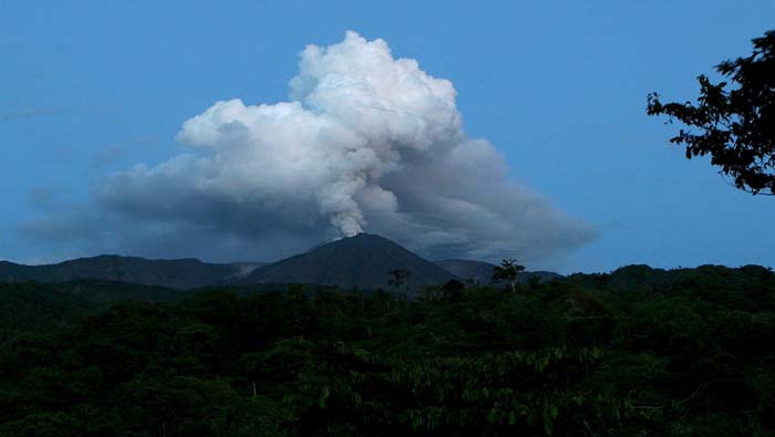 A unos 3.560 metros de altura, este volcán es uno de los 31 que han reportado alguna actividad en la nación suramericana.