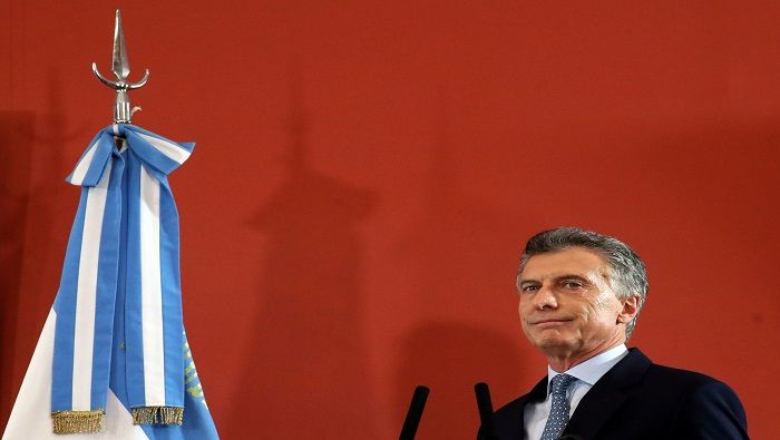 Macri retira al Estado de todas sus funciones esenciales y lo hace en un contexto de crisis económica y social.