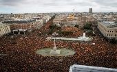 Manifestantes de derecha señalan que Pedro Sánchez es un traidor por querer dividir a España, y exigen que se convoquen a “elecciones ya”.