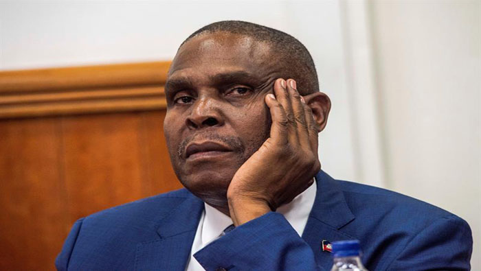 Jean Henry Céant estuvo ausente en la sesión de la Cámara de Diputados para asistir a una interpelación en el Senado de Haití.