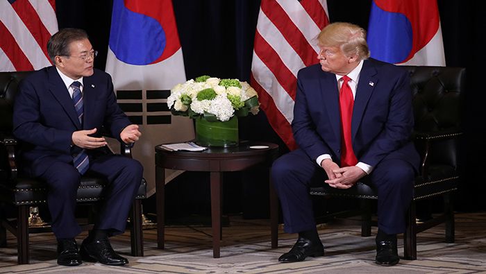 La conversación entre Trump y Moon Jae-in ocurre tras la escalada del tono de los intercambios verbales con Pionyang