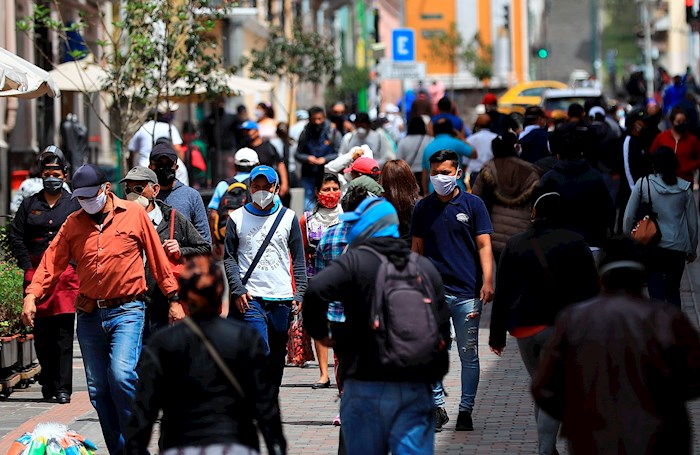 La capital ecuatoriana, en medio de la reactivación económica, enfrenta un pico de contagios por Covid-19.