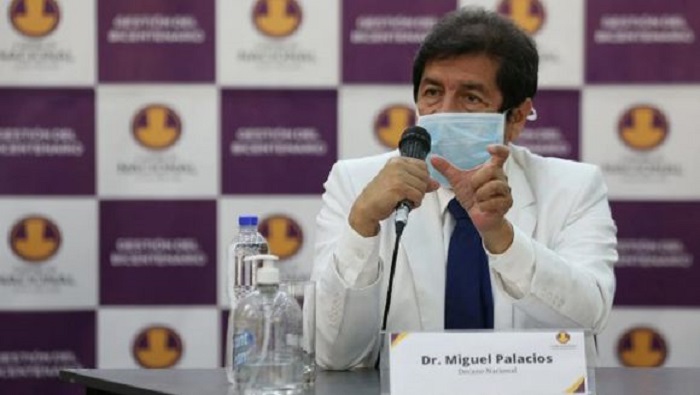El decano del Colegio Médico del Perú, Miguel Palacios Celi, opina que muchos médicos desempeñan otra labor debido al incumplimiento del Estado en materia de beneficios.
