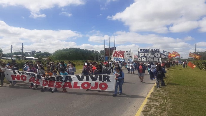 Los manifestantes también exigen a las centrales obreras un paro nacional y plan de lucha unificado.