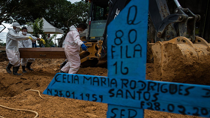 De acuerdo a la Fundación Oswaldo Cruz, Brasil vive el peor escenario desde el inicio de la pandemia.