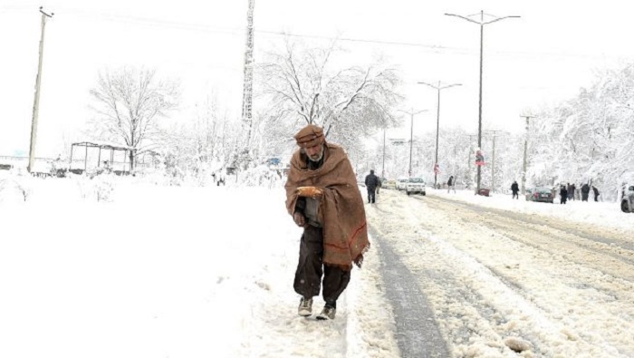 La llegada del invierno ha tensado las condiciones de vida de la población afgana, también agobiada por la inseguridad alimentaria y otros problemas.