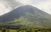 Según el Observatorio de Amenazas del Ministerio de Medio Ambiente, el volcán Chaparrastique ha realizado más de 10 explosiones en los últimos días.