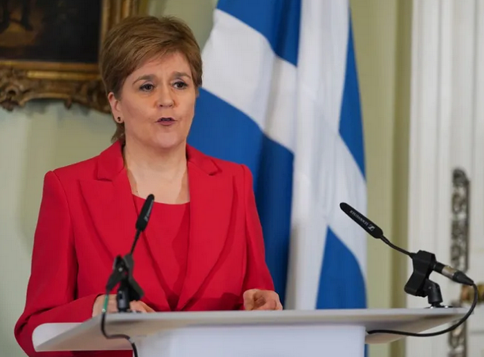 Sturgeon dimitió a mediados de febrero, tras más de siete años al frente del Gobierno escocés (2014-2023) alegando “extenuación”.