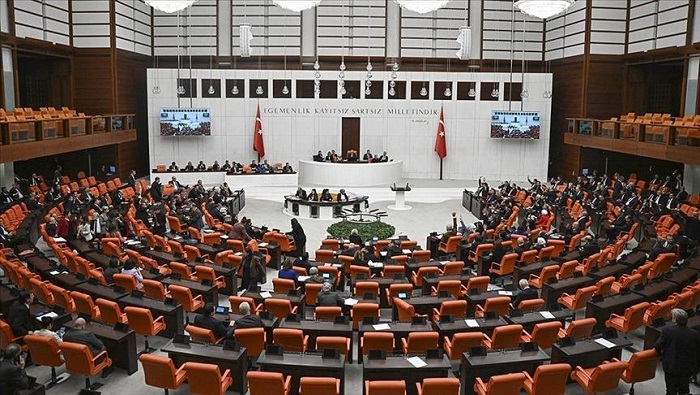 Algunos miembros de la oposición parlamentaria señalaron que el país escandinavo aún no había cumplido con todas las exigencias de Ankara.