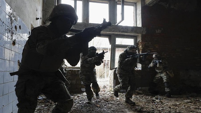 El Ministerio de Defensa ruso destacó que se toman medidas para despejar del todo la ciudad de militares ucranianos.