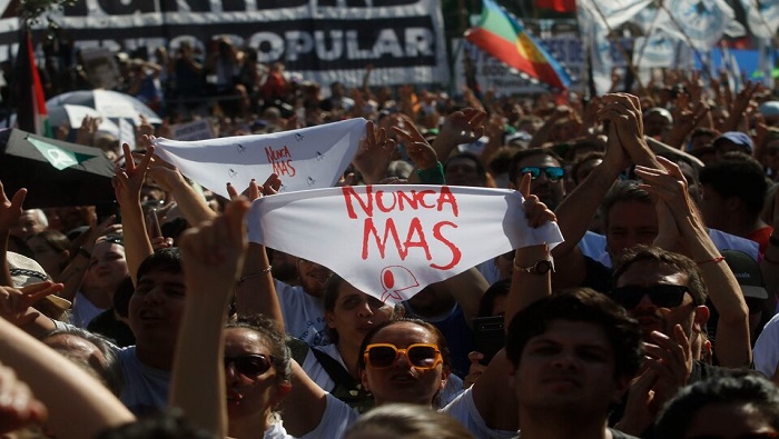 Argentinos se movilizan por la memoria y contra el negacionismo