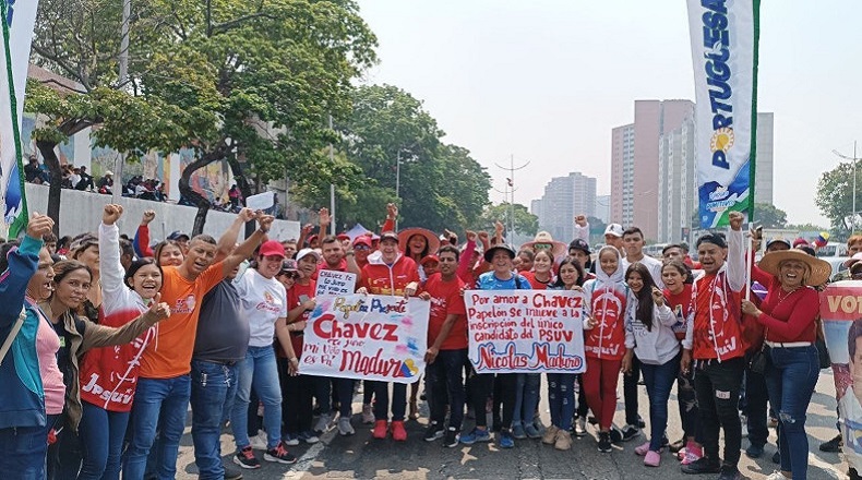 Desde todos los estados llegaron seguidores del chavismo a la ciudad de Caracas para apoyar al candidato del pueblo.
