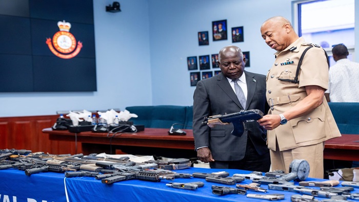 Según el primer ministro de Bahamas, la región se convirió en una zona de tráfico de armas y municiones.