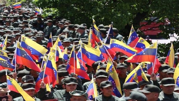Los soldados patriotas que desfilaron por las calles son herederos de los soldados patriotas que, en 2022, se unieron al pueblo revolucionario y leal al Comandante Chávez y a la Revolución Bolivariana. Entre todos rescataron la dignidad del país.