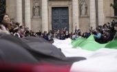  Francia despliega policía antidisturbios y recorta fondos para sofocar las protestas universitarias en Gaza.