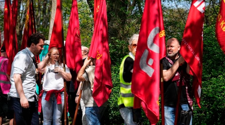 La Confederación Danesa de Sindicatos organizó una manifestación con motivo del Día Internacional del Trabajo en Faelledparken, en Copenhague, Dinamarca.