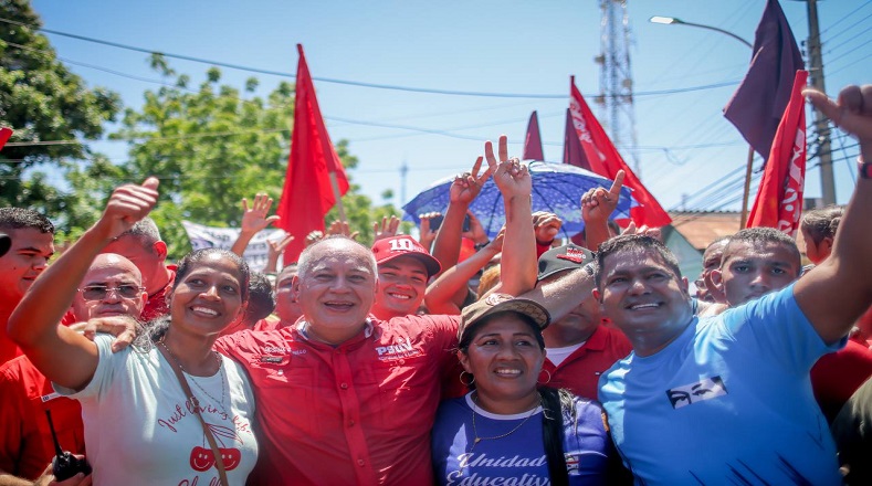 Con la presencia del primer vicepresidente del Partido Socialista Unido de Venezuela (PSUV), Diosdado Cabello, al día siguiente el estado de Sucre también salió enérgicamente a rechazar las acciones contra Venezuela y en respaldo a Nicolás Maduro, a quien llamaron "el candidato de amor a la Patria".