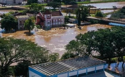 Según la Defensa Civil, de los 497 municipios de Rio Grande do Sul, 435 fueron afectados por inundaciones.
