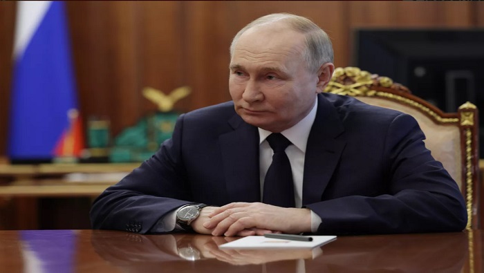 Putin respaldó que el Ministerio de Defensa sea dirigido por una persona experimentada en los asuntos relacionados con el ámbito civil y a partir de ello propuso para su dirección a Andrei Belousov.