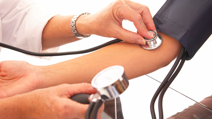 La enfermedad, según estadísticas, afecta al 88 por ciento de los mayores de 75 años, quienes suelen presentar valores de presión arterial elevada.