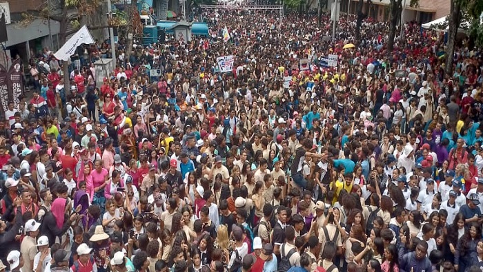 La movilización juvenil colmó numerosas avenidas a su paso por Caracas.