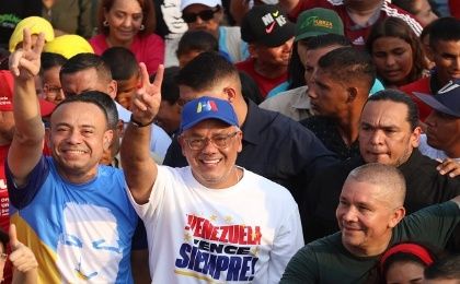 El dirigente recalcó que las movilizaciones son muestrs de que “Venezuela es un país que vive en paz, con alegría y esperanzado en el futuro”.