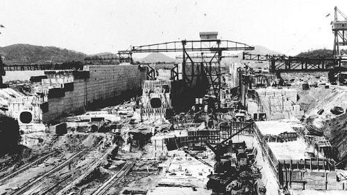 Vista de la construcción de las esclusas de Miraflores en 1912.  (Foto: Efe)