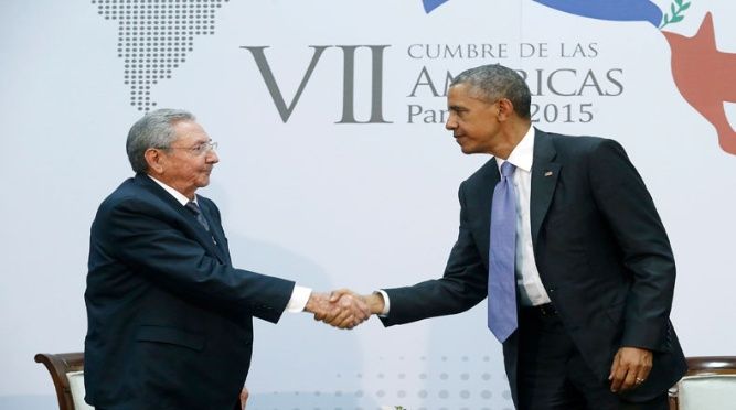 Los presidentes de Cuba y EE.UU. sostuvieron un encuentro histórico luego de 50 años de la ruptura de sus relaciones diplomáticas.