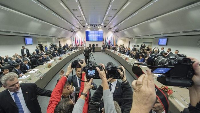  Ministros de la OPEP en Viena (Austria) al momento de concretar los acuerdos para mejorar los precios del crudo 