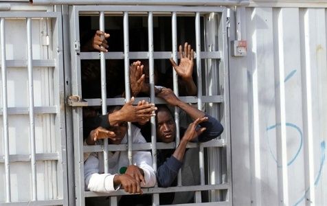 Resultado de imagen de Refugiados son vendidos en "mercados de esclavos" en Libia