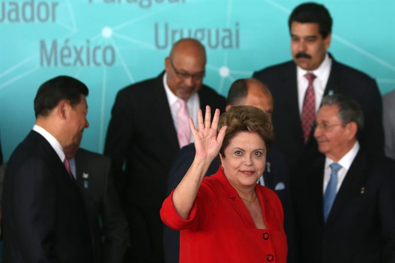 Rousseff fortalece su campaña presidencial, tras compromisos diplomáticos.