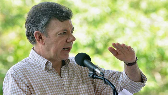 El presidente Santos instó a la población al ahorro de agua y energía para reducir el impacto de El Niño cuando se manifieste (Archivo)