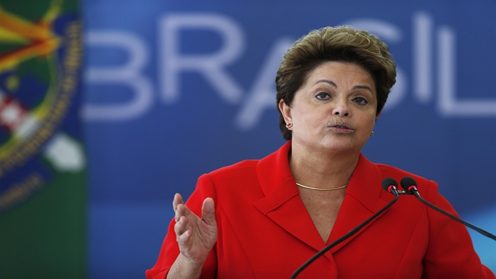 Dilma Rousseff durante la ceremonia de la Ley de Sanciones en Brasilia