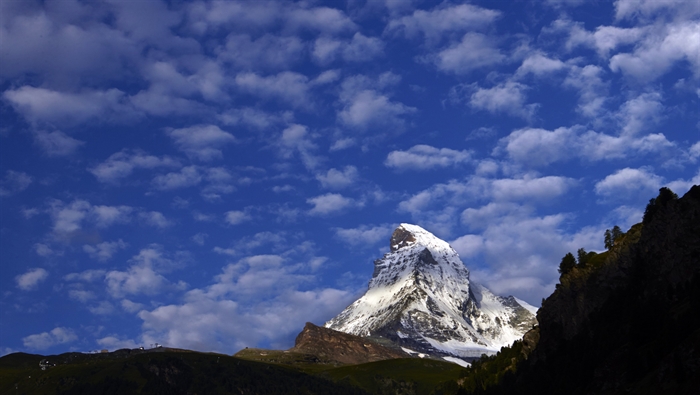  Montaña Matterhorn en la estación de esquí de Zermatt en los Alpes suizos