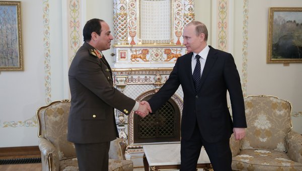 Abdulfatah al Sisi, presidente de Egipto (izquierda) y Vladímir Putin (derecha) presidente ruso (Foto: Archivo)