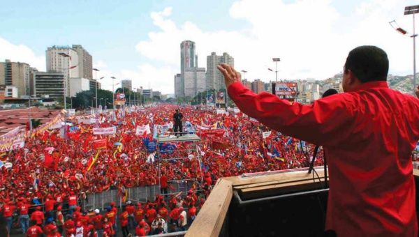 Chávez obtuvo un contundente triunfo en el proceso electoral que se realizó el 15 de agosto de 2004