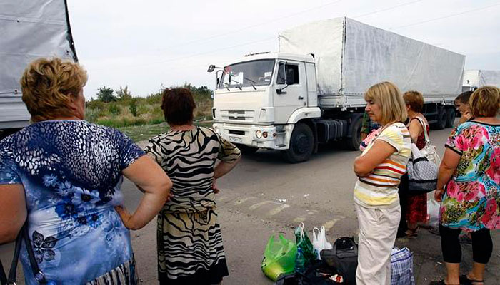 Llegada de camiones rusos con ayuda humanitaria a Lugansk (AFP)